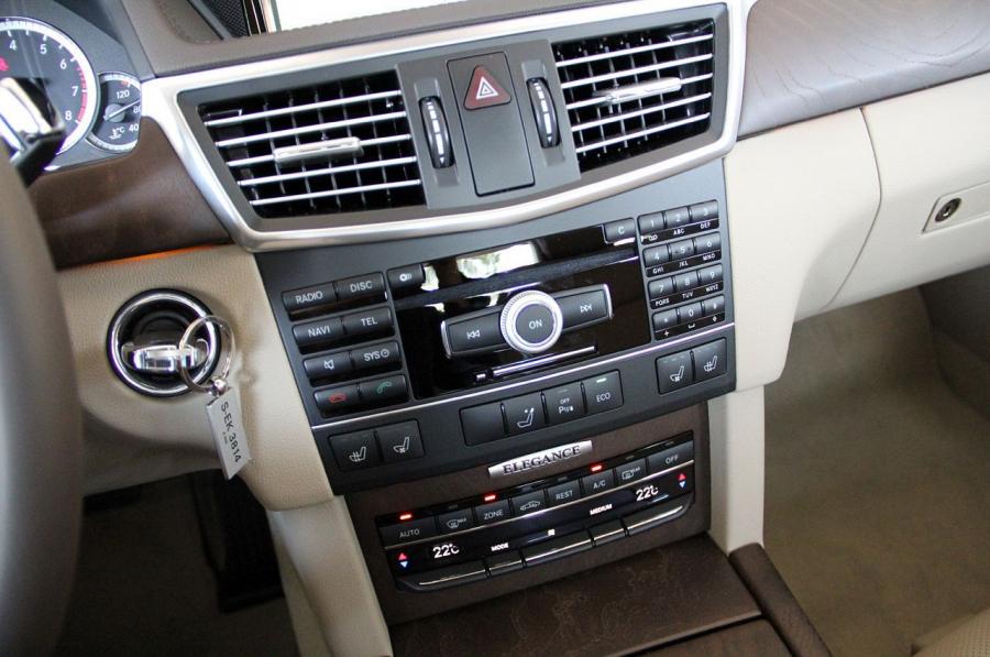  Mercedes-Benz E350 2012 года  (фото 19 из 37)